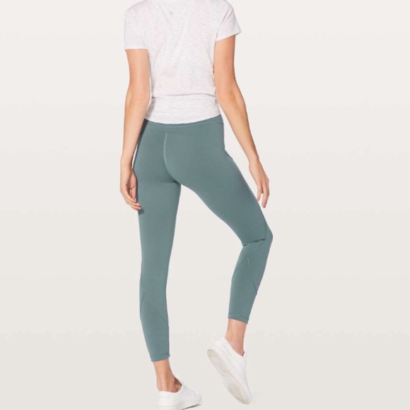 NWOT Lululemon In Movement 7/8 Tight in Mystic Green Size 4 *Everlux 25" - Picture 4 of 4